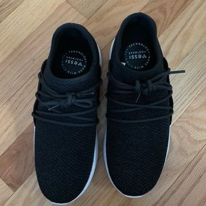 BRAND NEW Vessi Women’s Cityscape in Storm Black